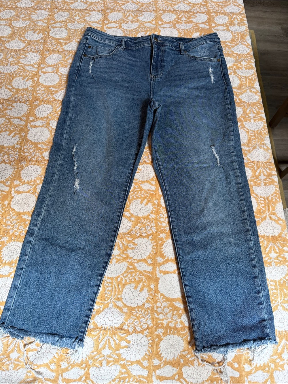Liverpool Women's sz 14 distressed Medium Blue Straight-Leg Jeans with Raw Hem